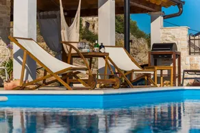 Villa with BBQ, private pool & terrace | Lake view - Image 5