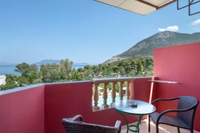 Dedicated room with pool, garden & terrace | Sea view - Image 3