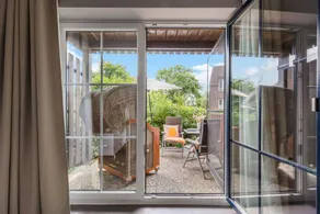 Holiday apartment with BBQ, garden & terrace - Image 3