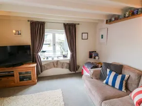 Family-oriented pleasant cottage with terrace & garden | Pet-friendly - Image 4