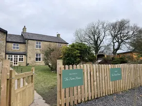 Family-oriented wonderful cottage with garden & jacuzzi | Pet-friendly - Image 2