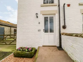 Cottage with garden - Image 3