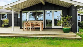 Children-friendly holiday home with garden, sauna & terrace - Image 2
