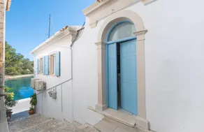 Villa with BBQ, terrace & garden - Image 3