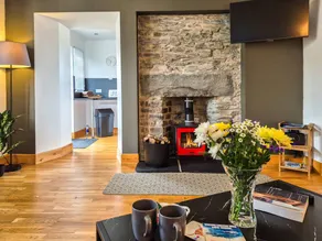 Family-oriented nice cottage with garden | River view | Pet-friendly - Image 3