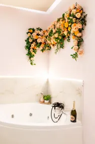 Holiday apartment with jacuzzi - Image 2
