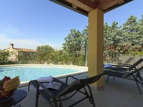 Maison avec terrasse, barbecue et piscine privée - Image 5