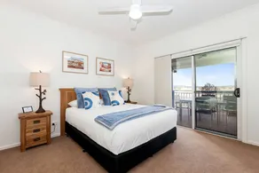Stunning Family-Friendly Cottage with Deck in Central Tablelands, New South Wales - Image 4