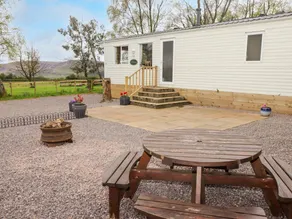 Cottage with garden - Image 2