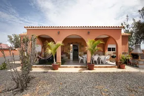 Voll ausgestattete Finca mit Garten, privatem Pool und Terrasse | Bergblick | Perfekt für die Arbeit von Zuhause | Haustiere sind willkommen - Image 2