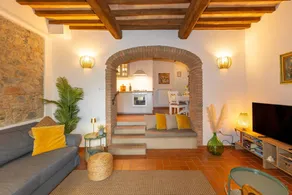 Holiday Home 'Casa Sogno Italiano Tuscany' with Stunning Views, Wi-Fi & AC (5-6 Guests) - Image 5