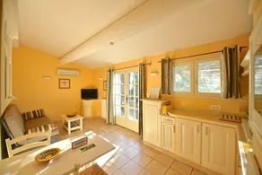 Flat with garden, BBQ & pool | Nature view - Image 4