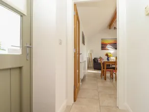 Cottage with garden - Image 4