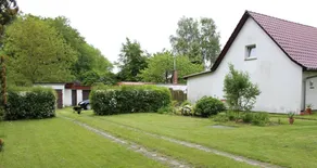 Flat with BBQ, garden & terrace | Garden view - Image 3