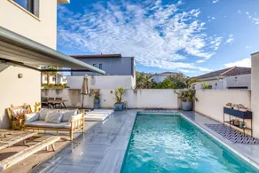 Villa adaptée aux familles avec jardin, piscine et barbecue | Vue jardin | Adaptée au travail à distance | Avec animaux autorisés - Image 3