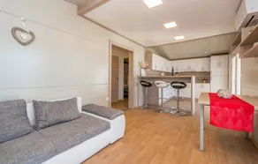 Holiday home with barbeque, garden & terrace | Sea view - Image 2