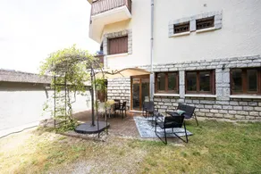 Fully equipped holiday apartment with garden & terrace | Garden view | Perfect for remote work - Image 4
