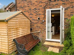 Child-friendly cottage with garden - Image 3