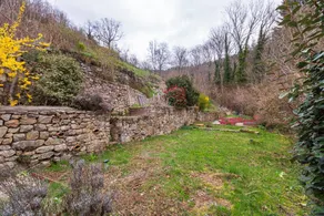 Holiday home with garden, terrace & barbecue - Image 3