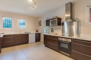 Villa with Private Pool on Golf Course, Wi-Fi and Air Conditioning - Image 5
