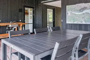 Holiday home with terrace - Image 3