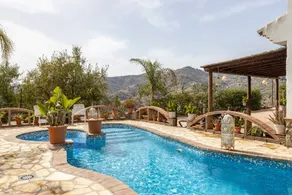 Voll ausgestattetes großzügiges Ferienhaus mit privatem Pool, Terrasse und Grill | Bergblick | Ideal für Homeoffice | Hunde erlaubt - Image 3