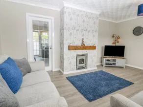 Cottage with barbecue & garden - Image 4
