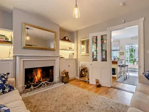 Cottage with garden - Image 3