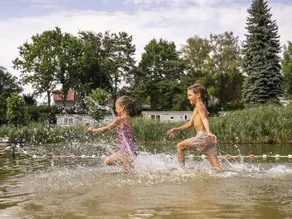 Letting with heated pool, sauna & garden - Image 3