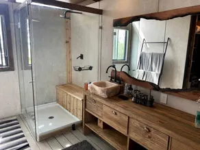 Rustic Lake Bastrop Cabin with Private Patio & Grill near Austin, Texas - Image 3
