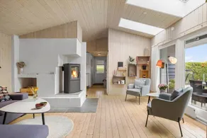 Holiday home with terrace, barbecue & garden - Image 5