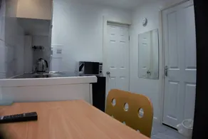 Cozy Coventry Studio with Extra Bed - Image 3