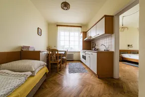 Holiday apartment with garden & barbeque - Image 3