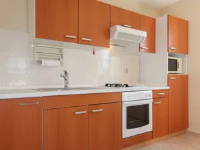 Apartment with barbeque & garden - Image 5