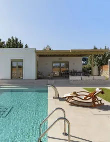 Family-friendly nice villa with garden, terrace & private pool - Image 2