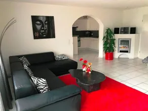 Flat with barbeque & garden - Image 3