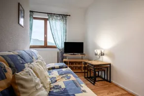 Apartment “Le Sapin - Gîte Les 4 Vents” with Mountain View, Shared Garden, and Wi-Fi - Image 4