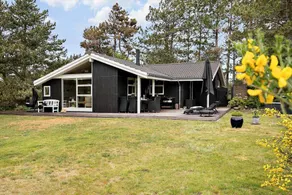 Child-friendly wonderful house with barbecue, jacuzzi & terrace | Pet-friendly - Image 2