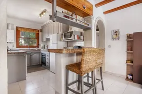 Holiday Home 'Jeannine' with Mountain View, Wi-Fi and Air Conditioning - Image 3