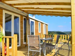 Mobile home with heated pool & terrace - Image 4