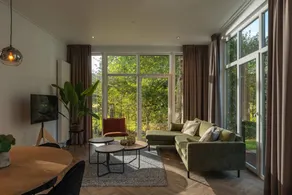 Chalet avec terrasse et jardin - Image 3