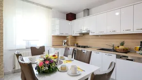 Fully equipped house with pool, garden & barbecue - Image 3