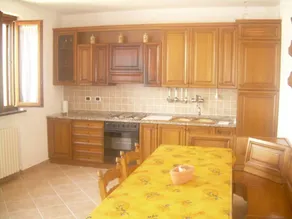Appartamento con giardino, griglia e terrazza - Image 3