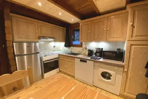 Chalet with barbecue, garden & terrace - Image 4