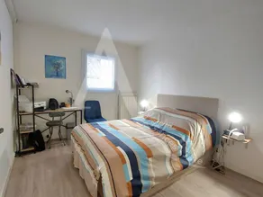 Apartment with pool - Image 4
