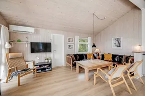 House with sauna, hot tub & terrace - Image 5