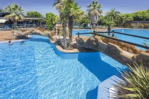 Family-friendly studio with pool | Next to the beach - Image 3
