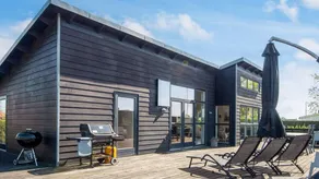 House with hot tub, terrace & sauna - Image 2