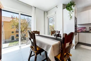Merveilleux appartement adapté aux familles avec terrasse et internet haut débit | Vue jardin | Proche de la plage | Parfait pour le travail à distance - Image 4