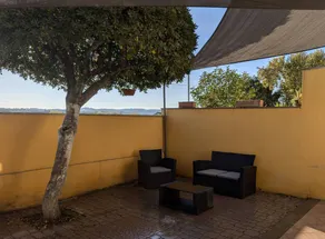 Holiday apartment with barbeque & garden - Image 2